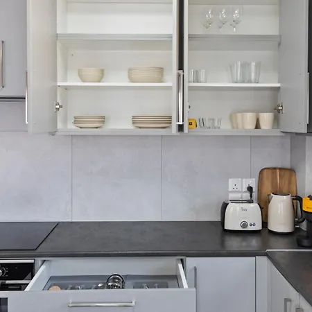 Amalia Court Iii Apartament *